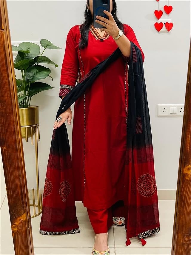 MEERA FAB Women Floral Printed Pure Cotton Straight V-Neck Kurta with Palazzos & Dupatta - Image 2