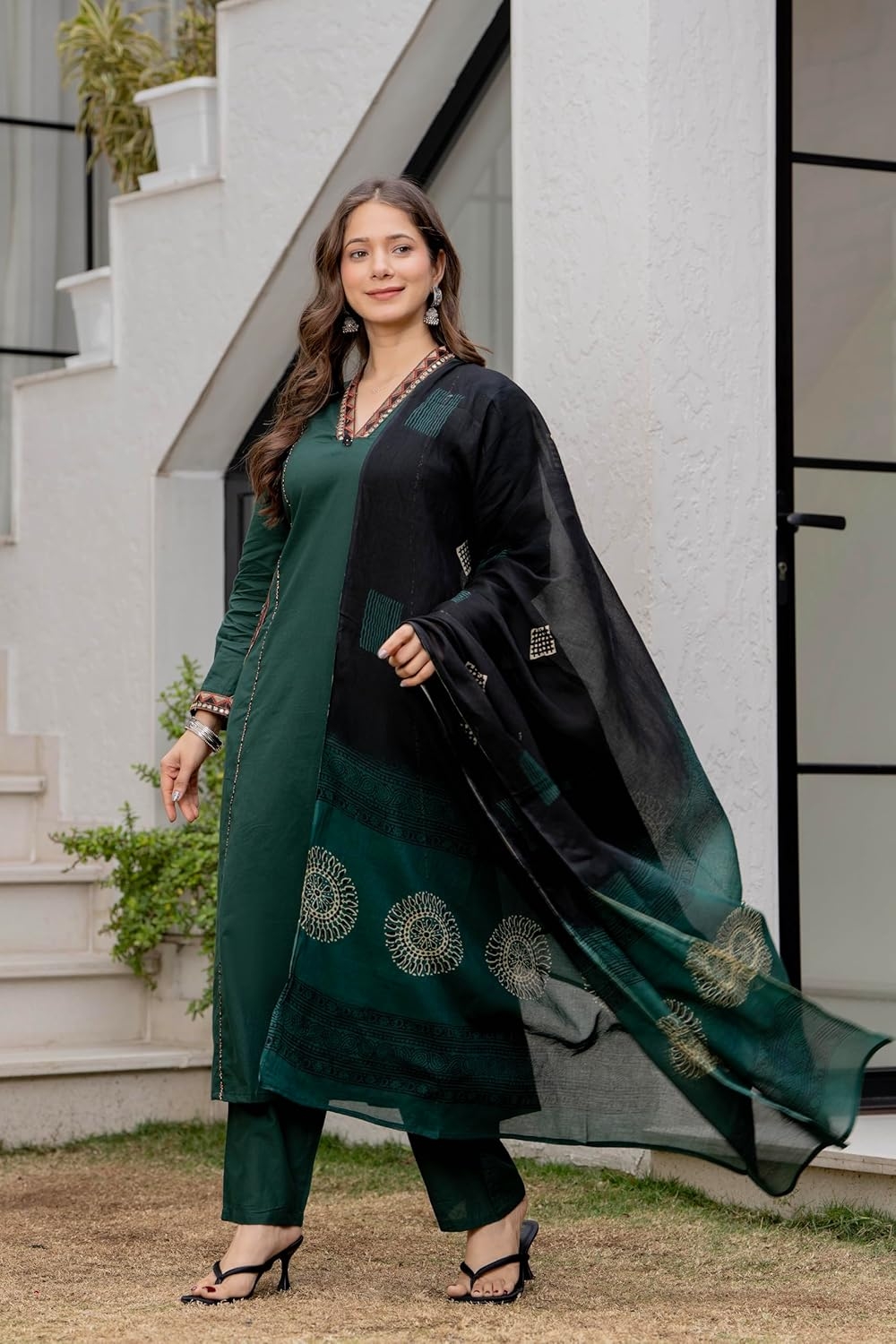 MEERA FAB Women Floral Printed Pure Cotton Straight V-Neck Kurta with Palazzos & Dupatta - Image 12