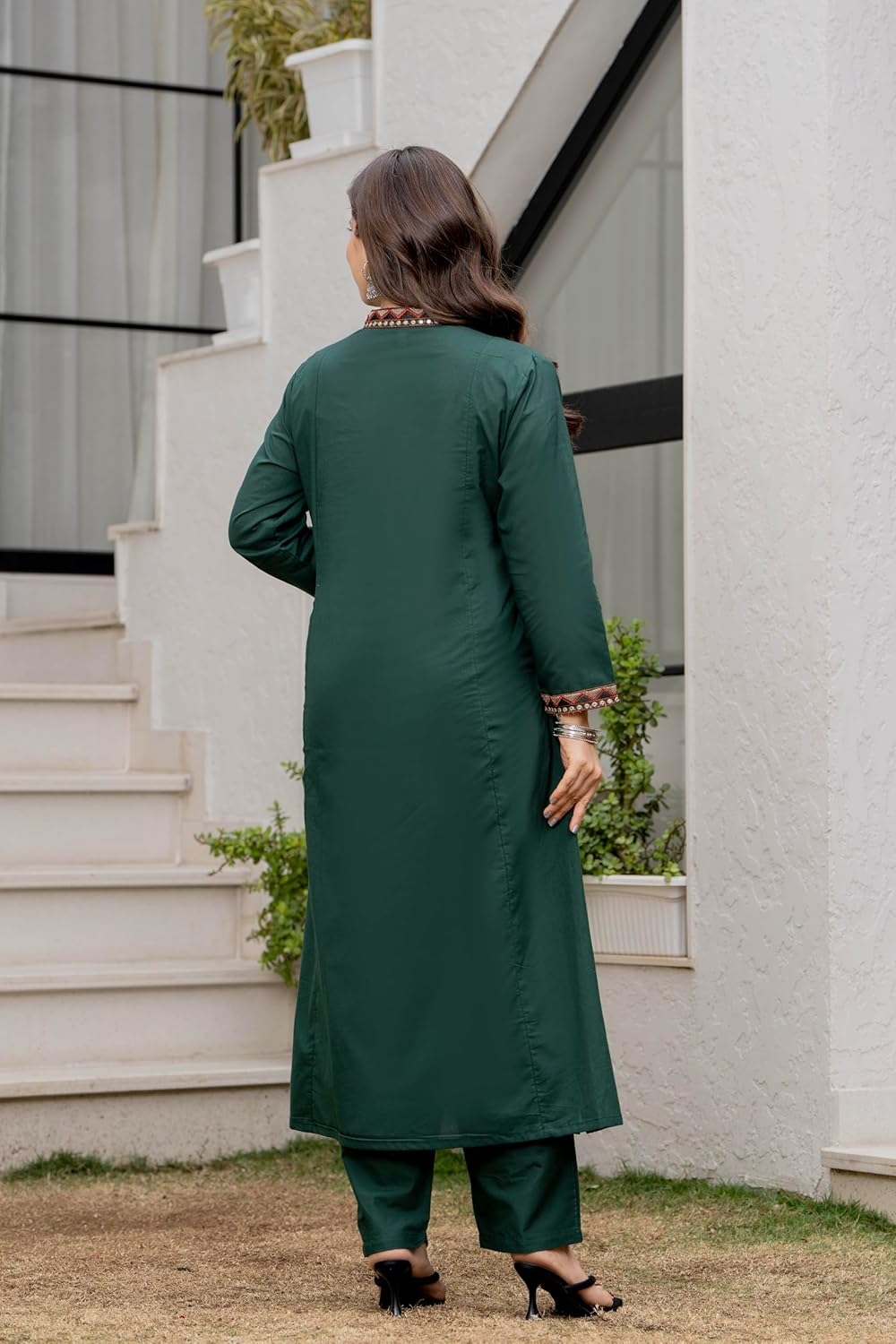 MEERA FAB Women Floral Printed Pure Cotton Straight V-Neck Kurta with Palazzos & Dupatta - Image 18