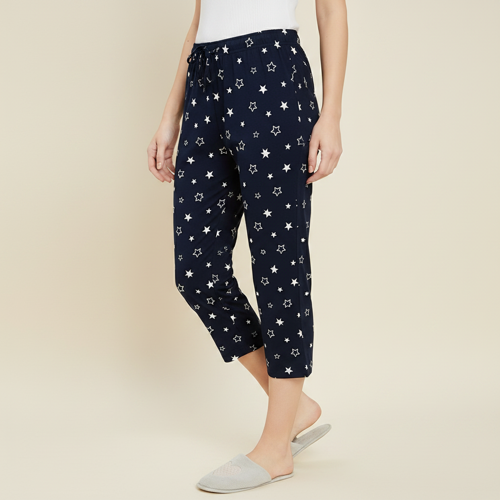 Women’s Regular Fit Mid Rise Star Printed Knit Capri